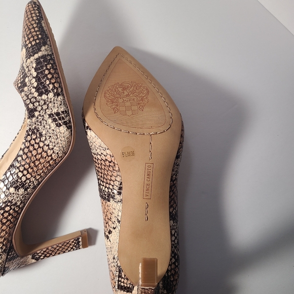 Dressy Snake Print Vince Camuto  Heels size 5 1/2 M 36 - Picture 7 of 9